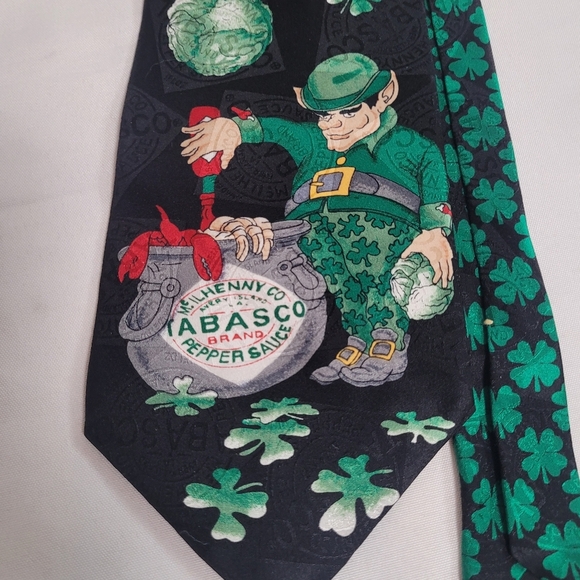 Tabasco Hot Sauce 100% Silk Black St. Patrick's Day Leprechaun Tie - Picture 3 of 9